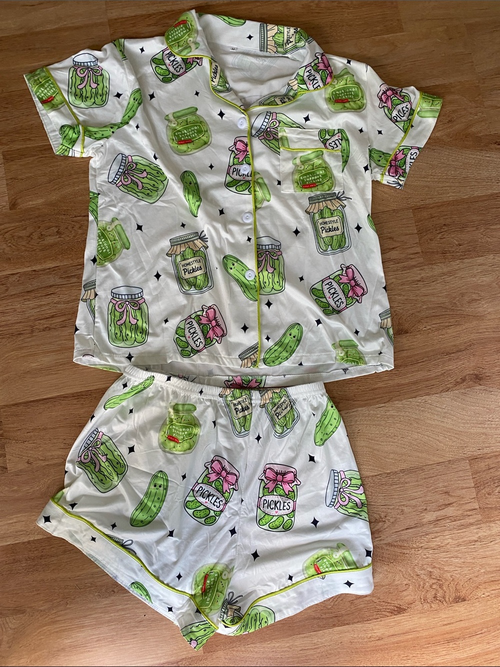 Adorable Pickle-Print 3-piece Pajama Set - Picture 2 of 5
